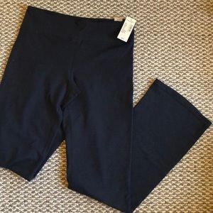 BRAND NEW, AE women’s size M yoga pants